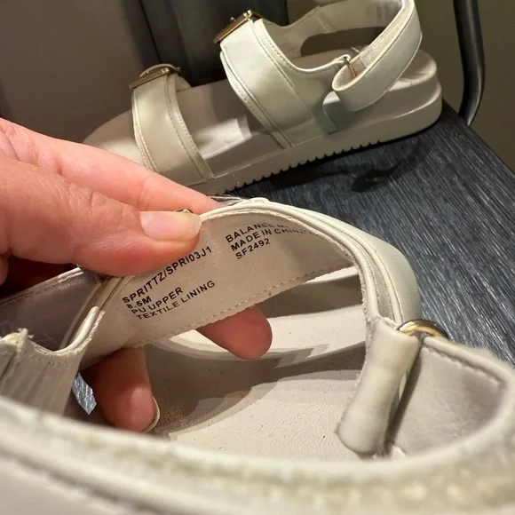 Madden Girl womens Sprittz Flat Sandal Sz 8.5 - Picture 7 of 11